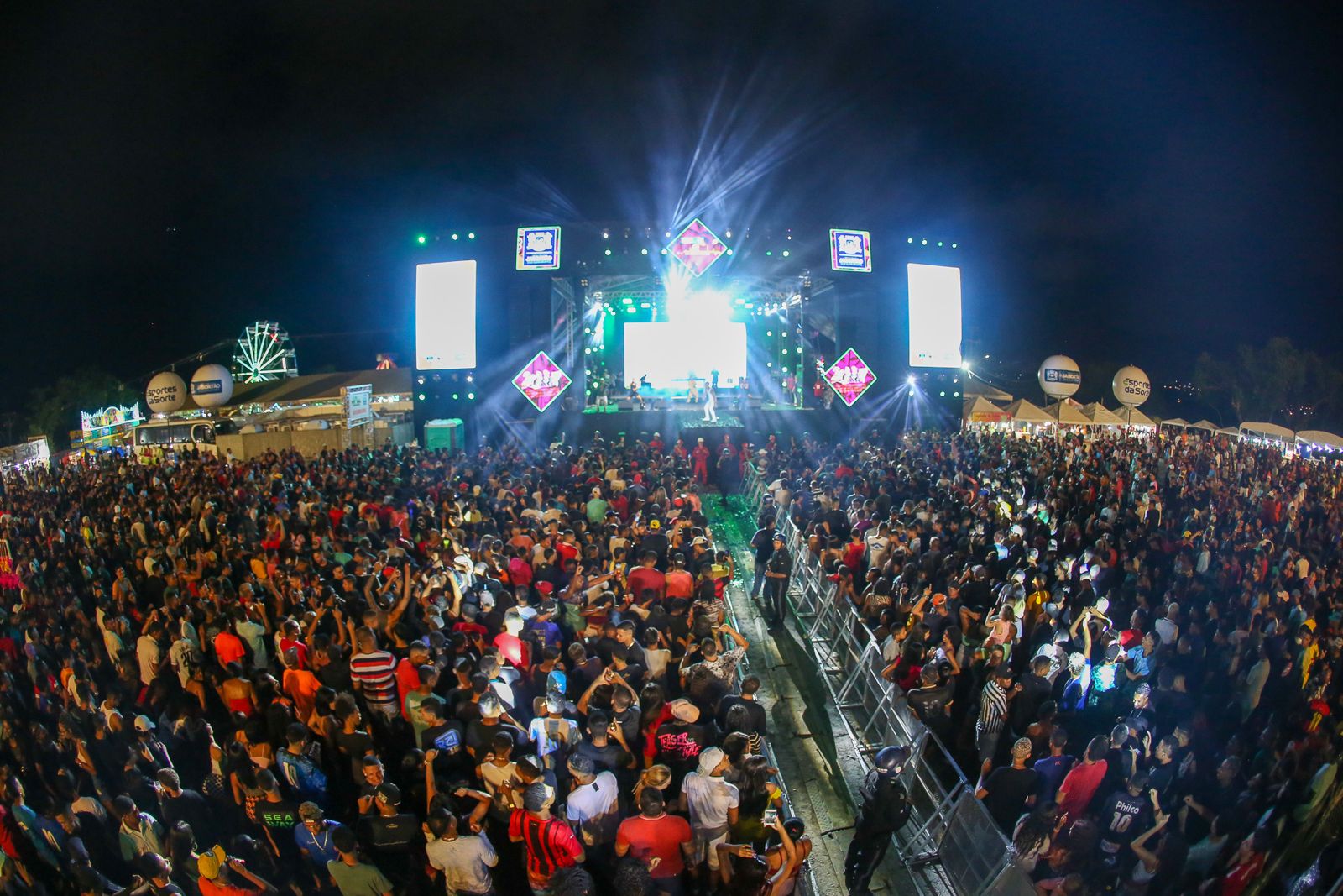 Michelle Melo, Rogério Som e Jorge Aragão são atrações da Festa da Pitomba, nesta sexta (14)