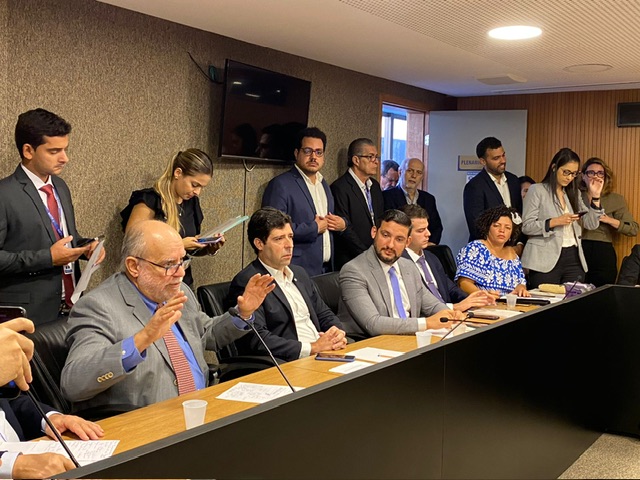 Base e oposição advogam em favor de Raquel e Paulo em audiência da Alepe