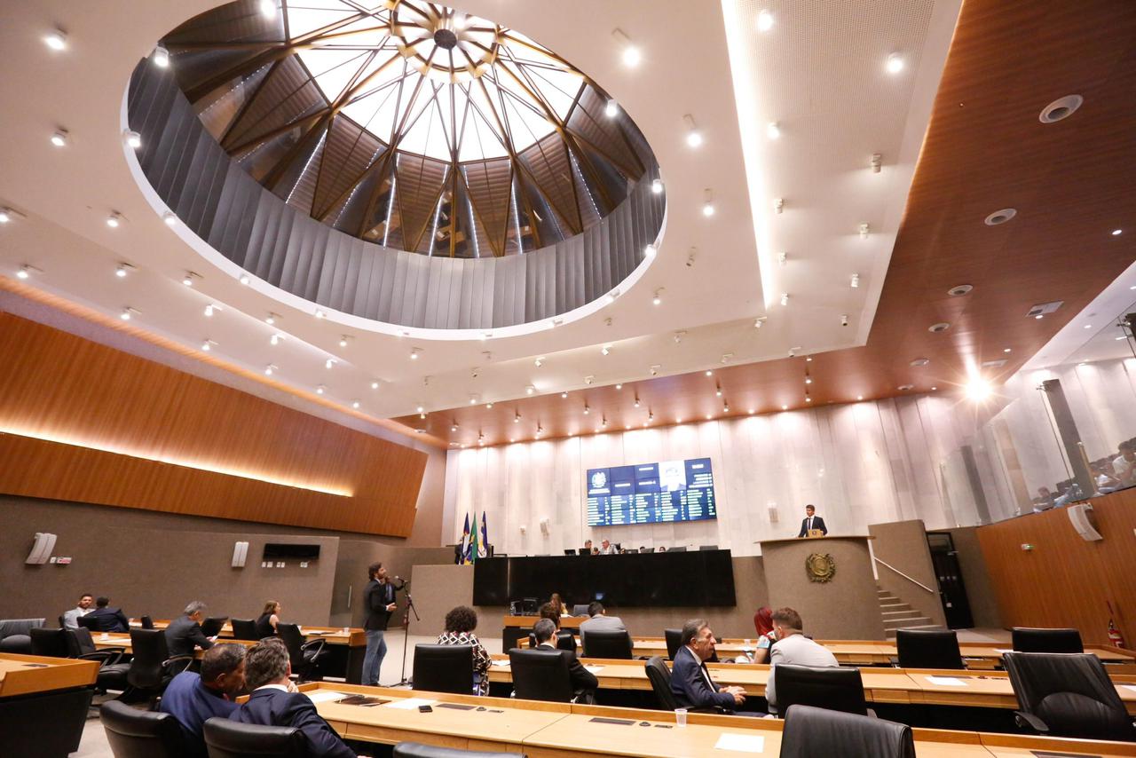 Audiência pública sobre piso dos professores promete debate intenso na Alepe