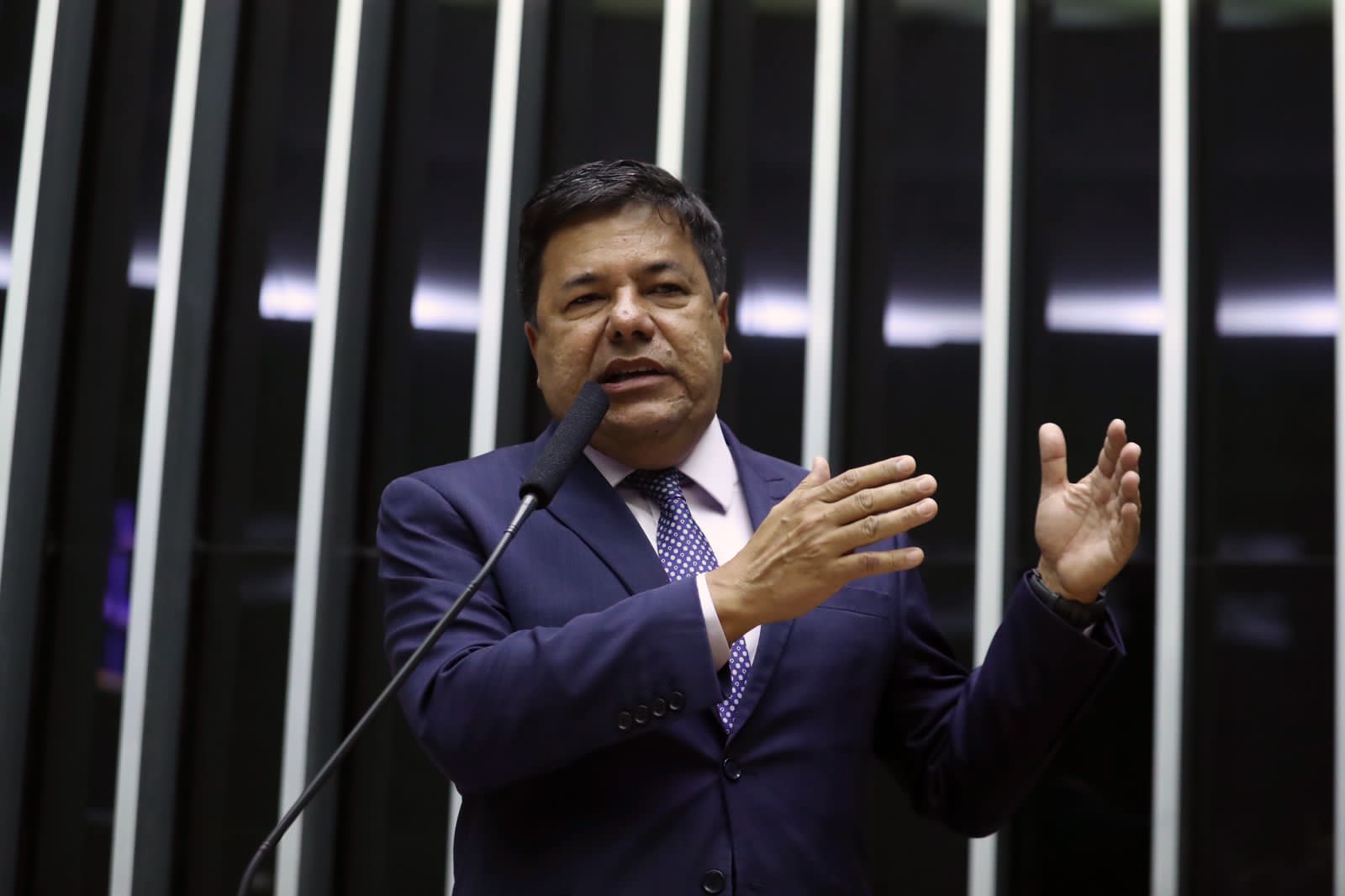 Mendonça celebra derrota do governo Lula na Câmara