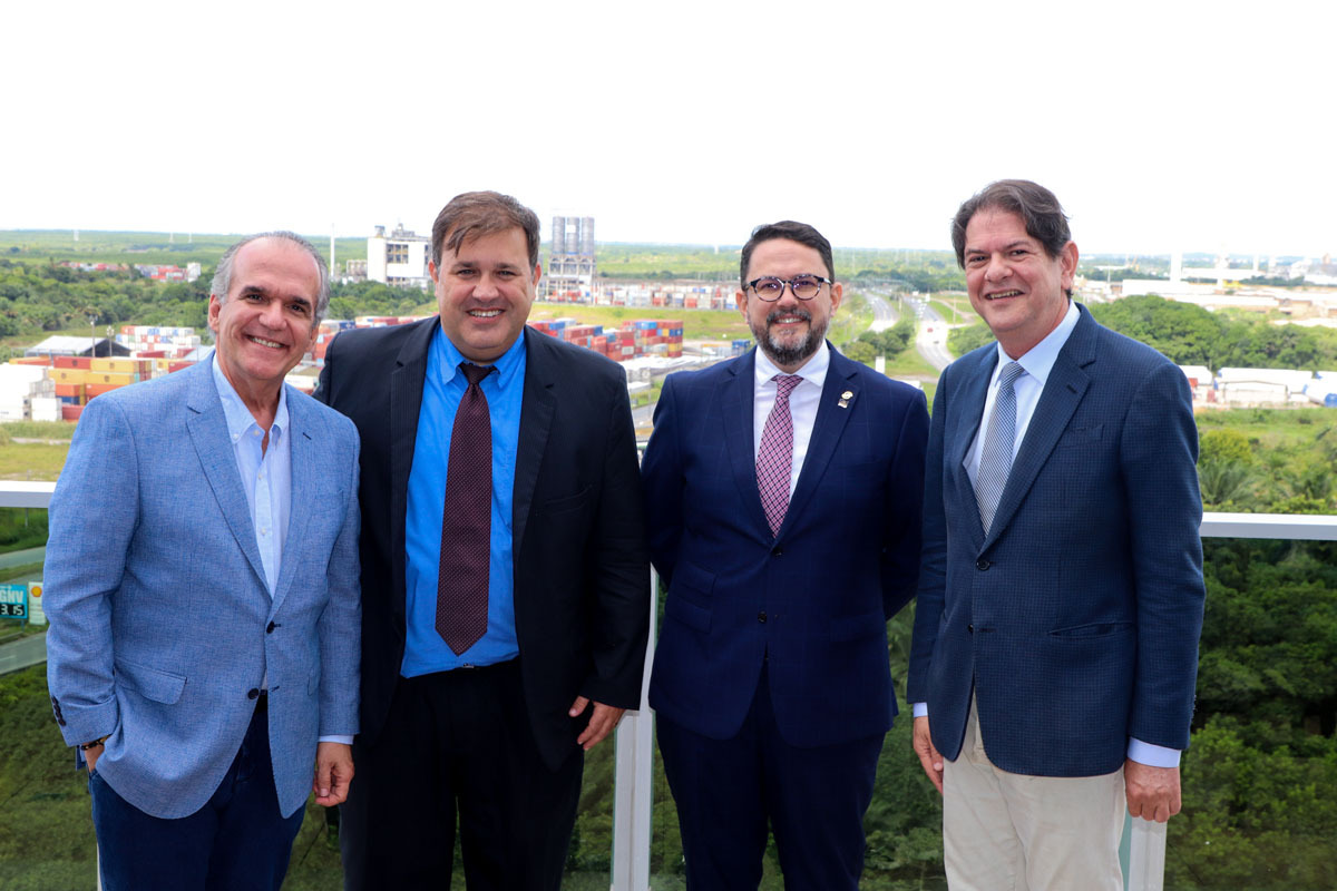 Senadores visitam Suape para debate sobre hidrogênio verde