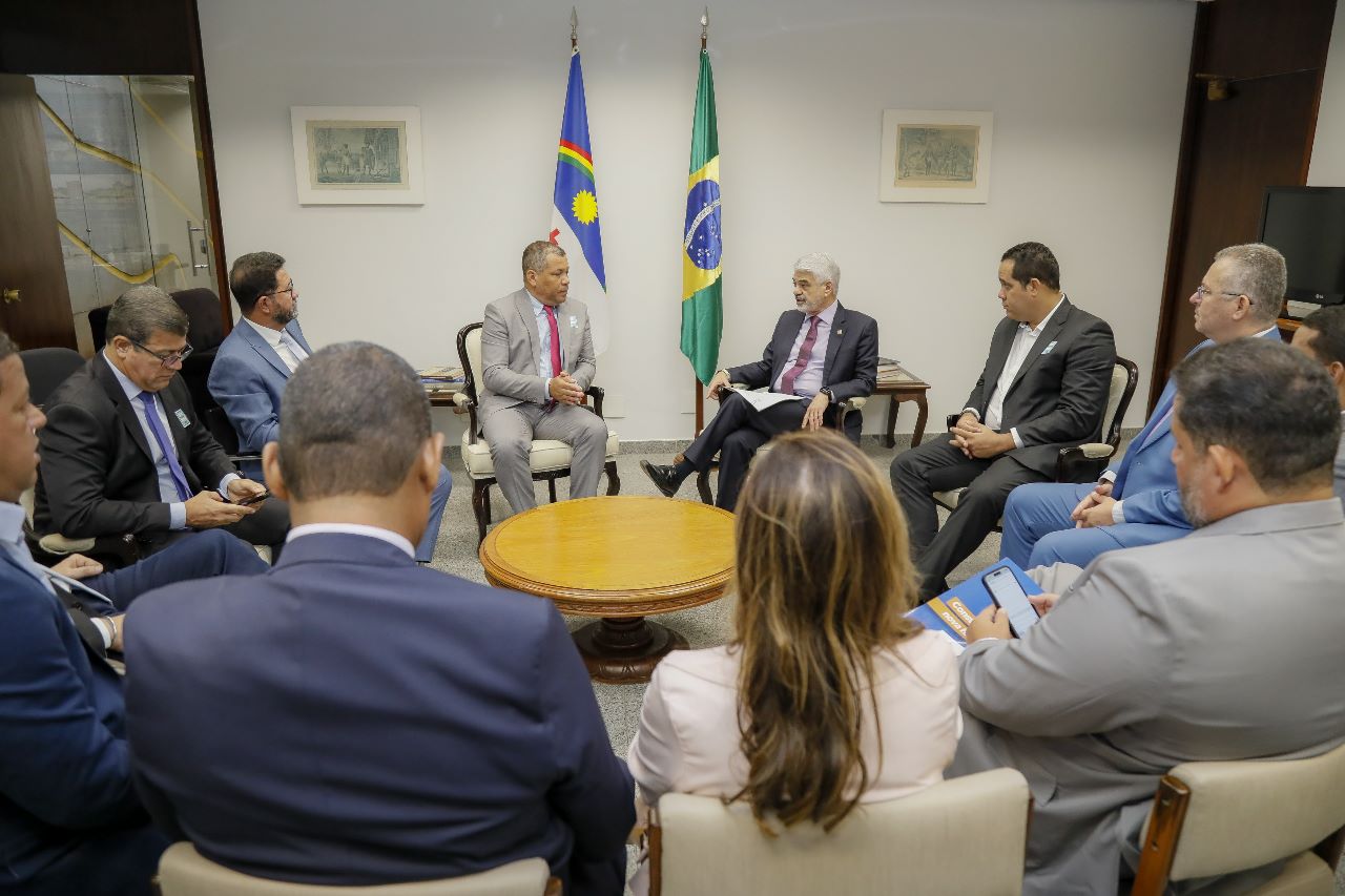 Keko vai a Brasília em busca de investimentos para o Cabo