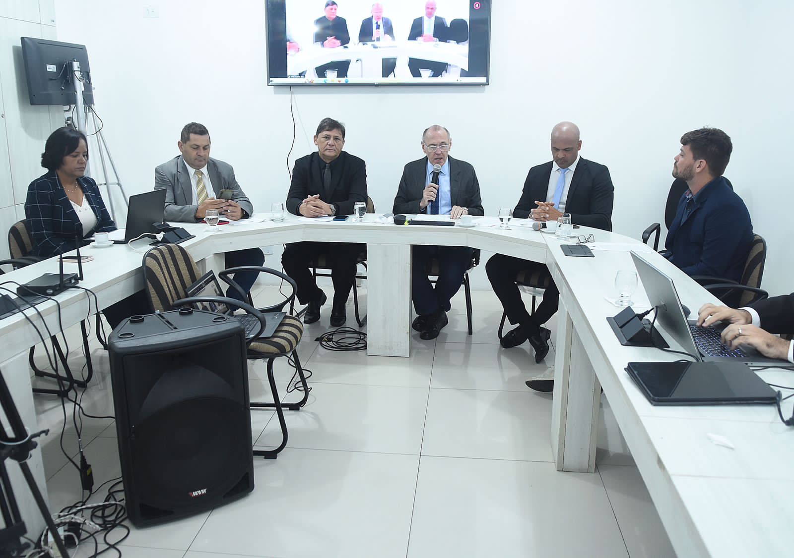 Advogados de Kátia decidem não acompanhar reunião da comissão que pode cassá-la