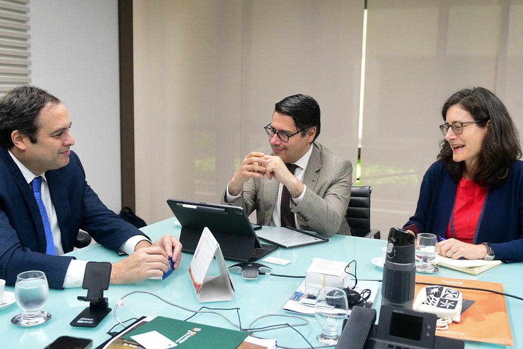 Parceria entre BNB e BEI impulsiona linha de crédito para mulheres 