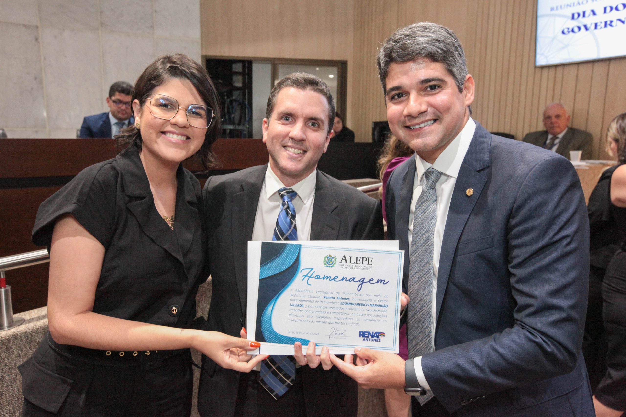 Alepe homenageia 15 anos do cargo de Gestor Governamental de PE 