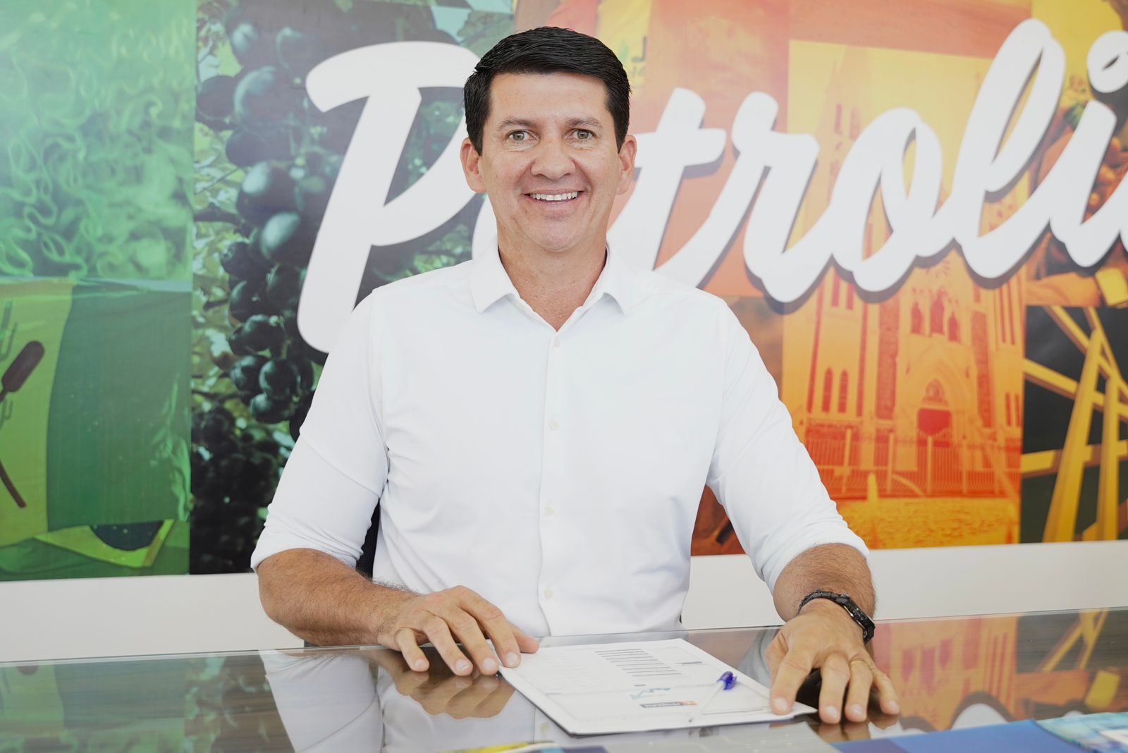 Simão antecipa primeira parcela do 13º salário dos servidores municipais