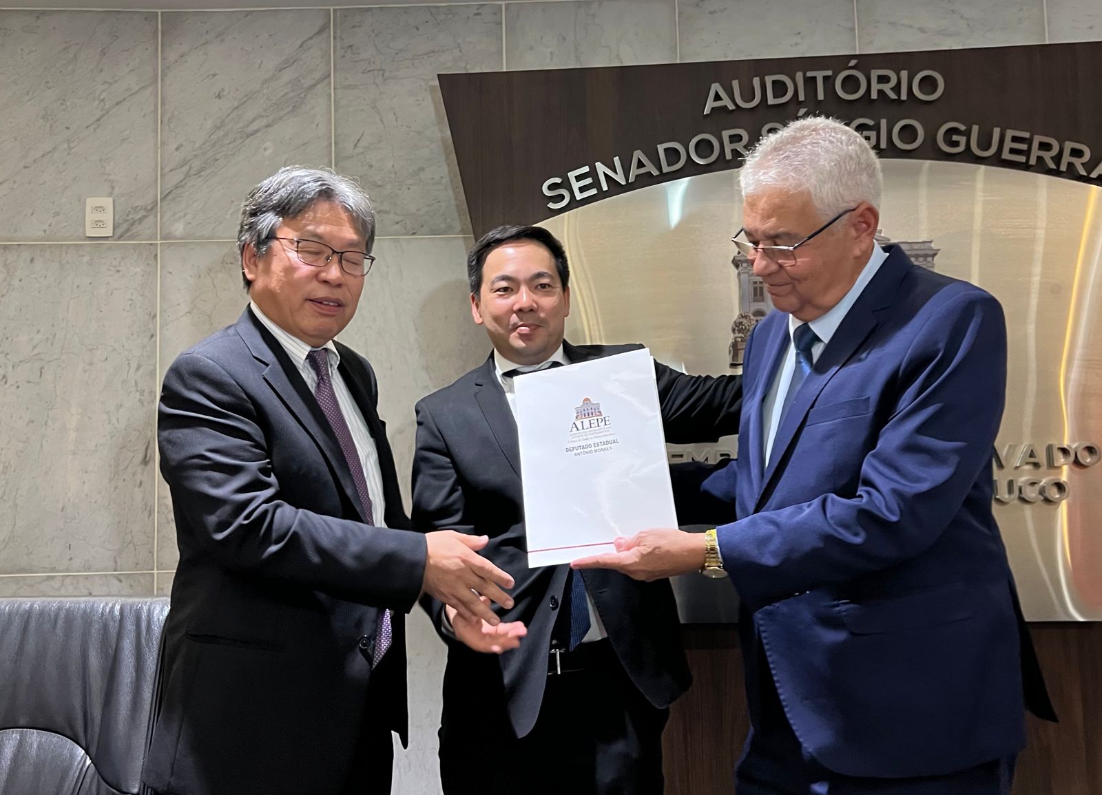Alepe homenageia comunidade japonesa em Pernambuco