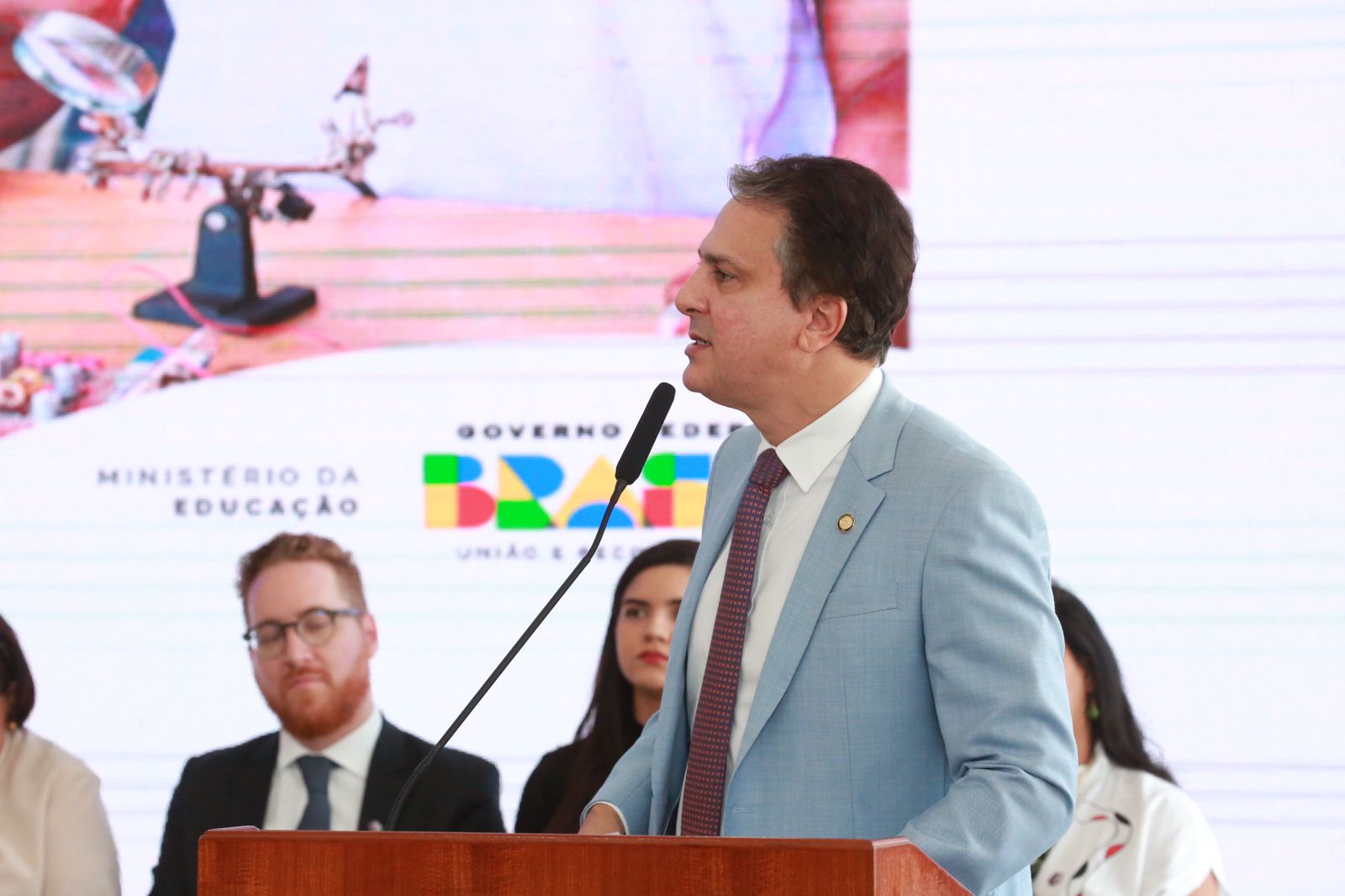 Governo Federal institui o Programa Escola em Tempo Integral