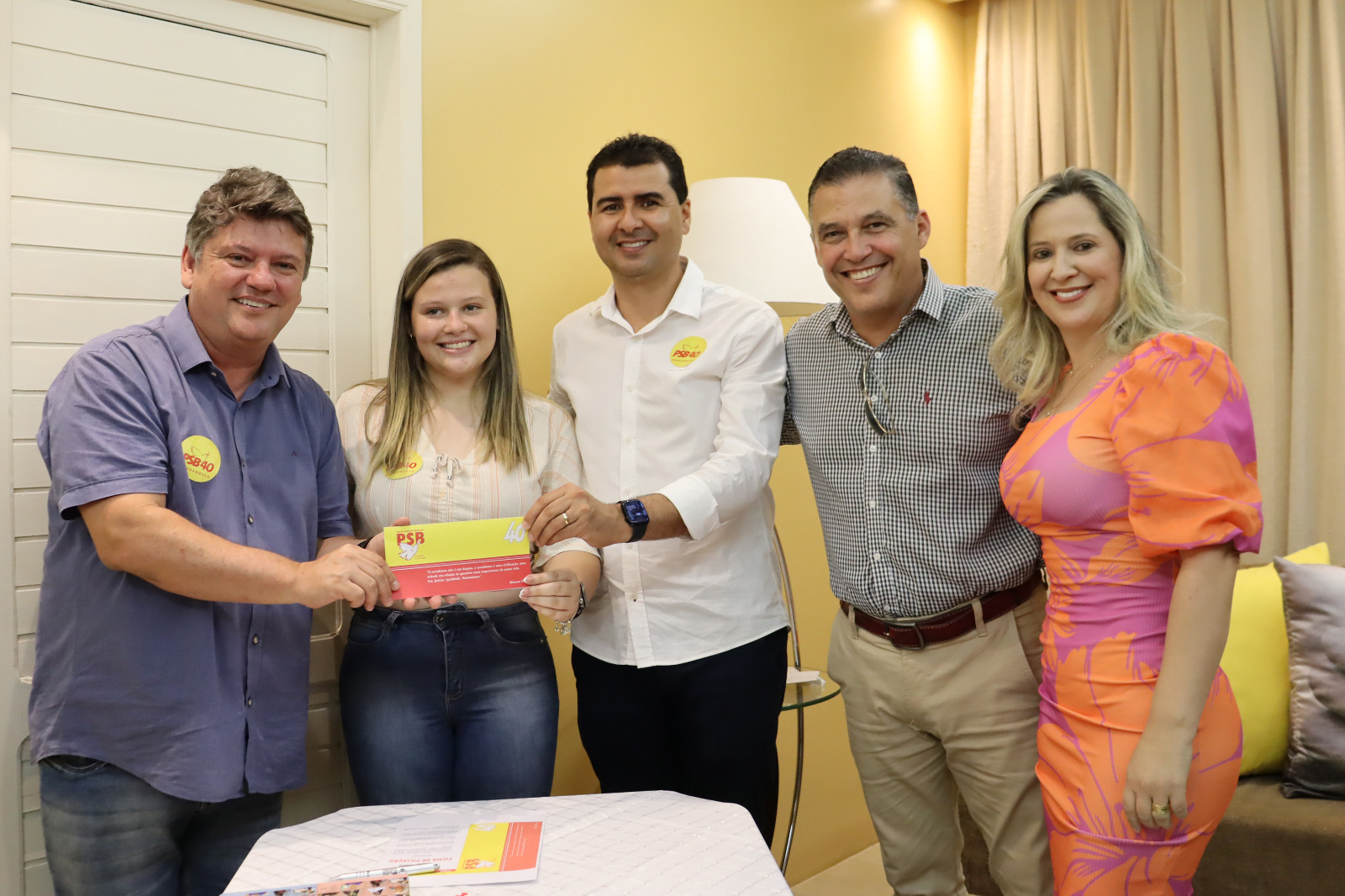 PSB filia Alejandra Ruiz, liderança jovem de Panelas