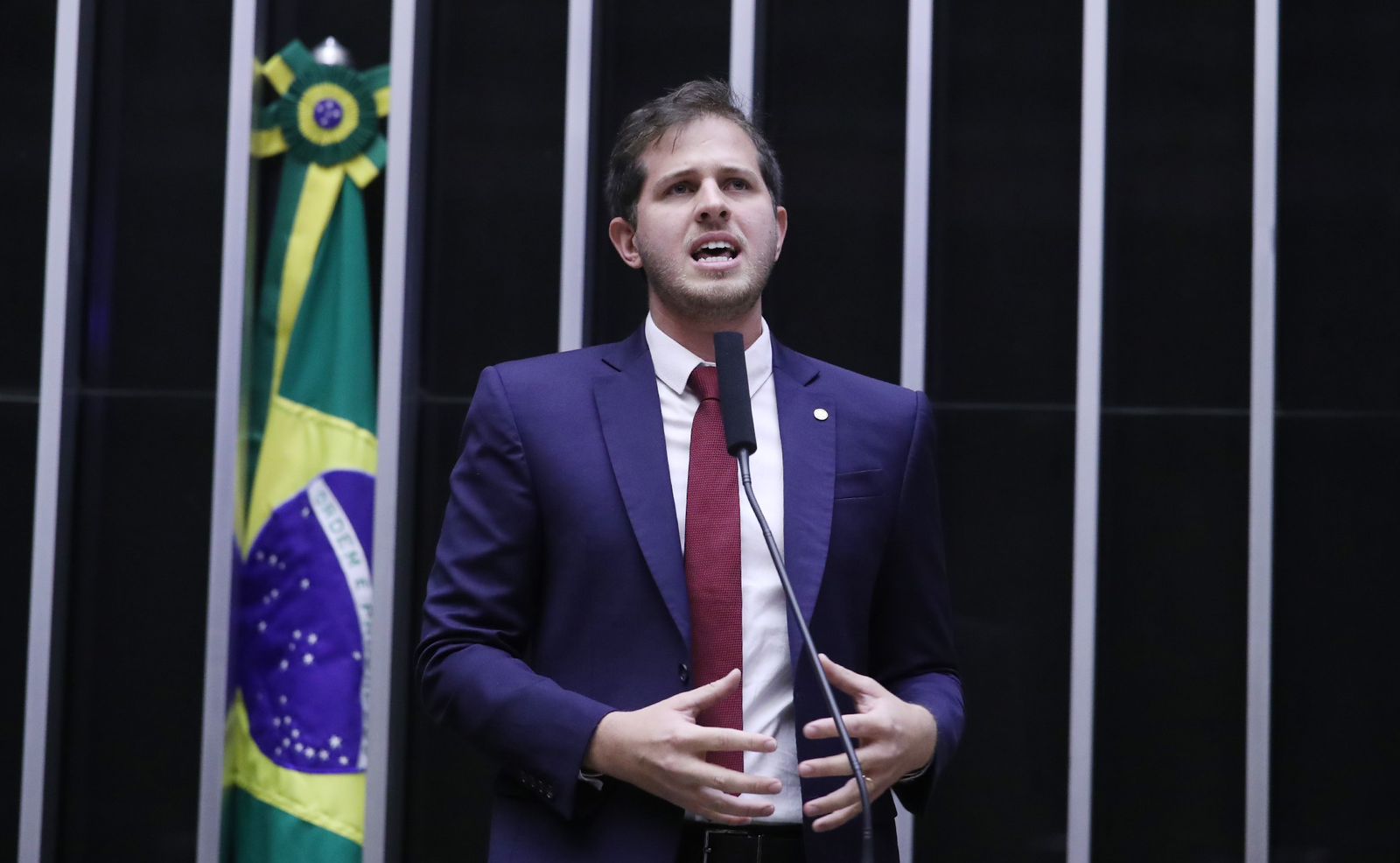 Pedro Campos reverencia Eduardo e a educação integral de PE 