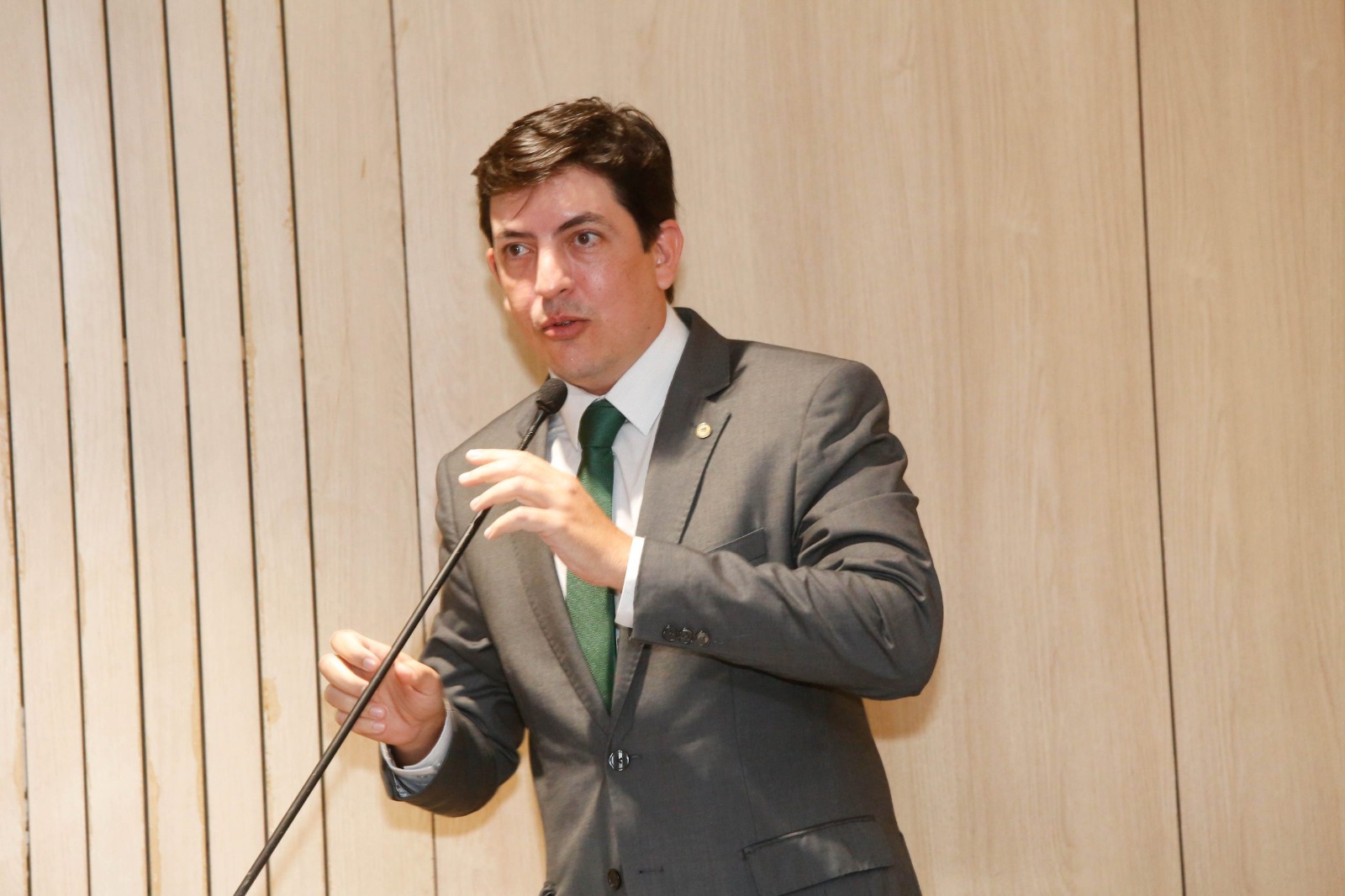 Henrique Queiroz Filho recebe Título de Cidadão de Paulista