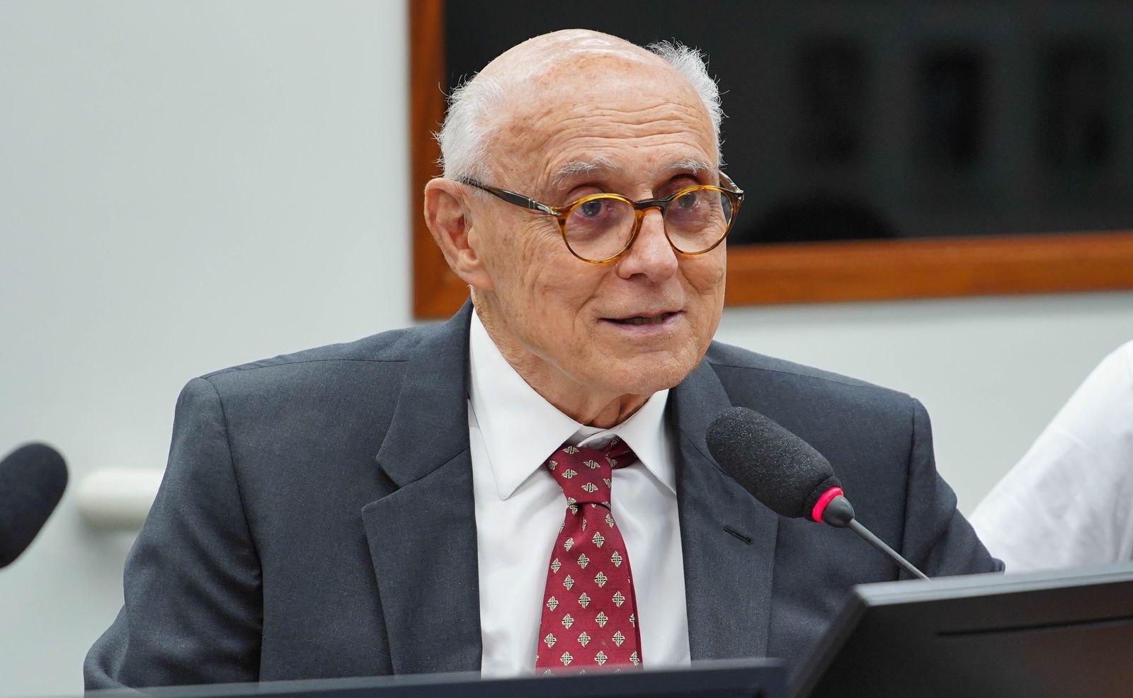 Diagnosticado com Parkinson, Suplicy faz tratamento com cannabis