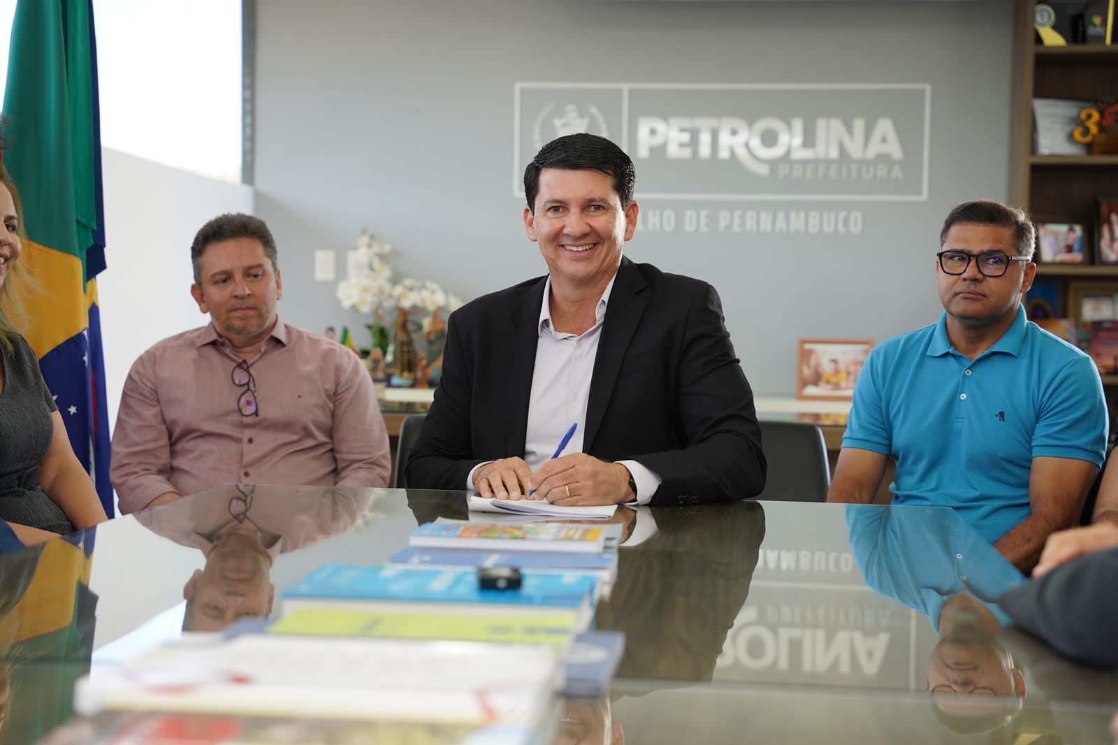 Simão assina contrato de R$ 80 milhões para investimentos em Petrolina