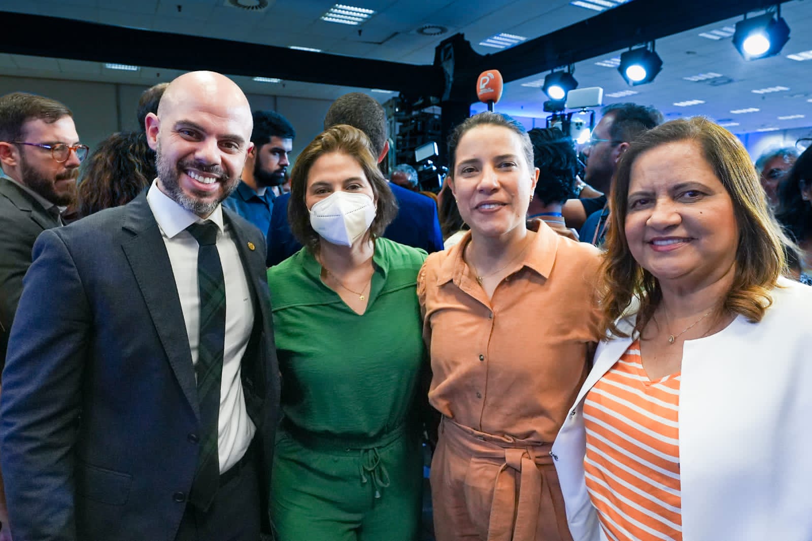 Romero celebra anúncio de reforço policial em Porto de Galinhas