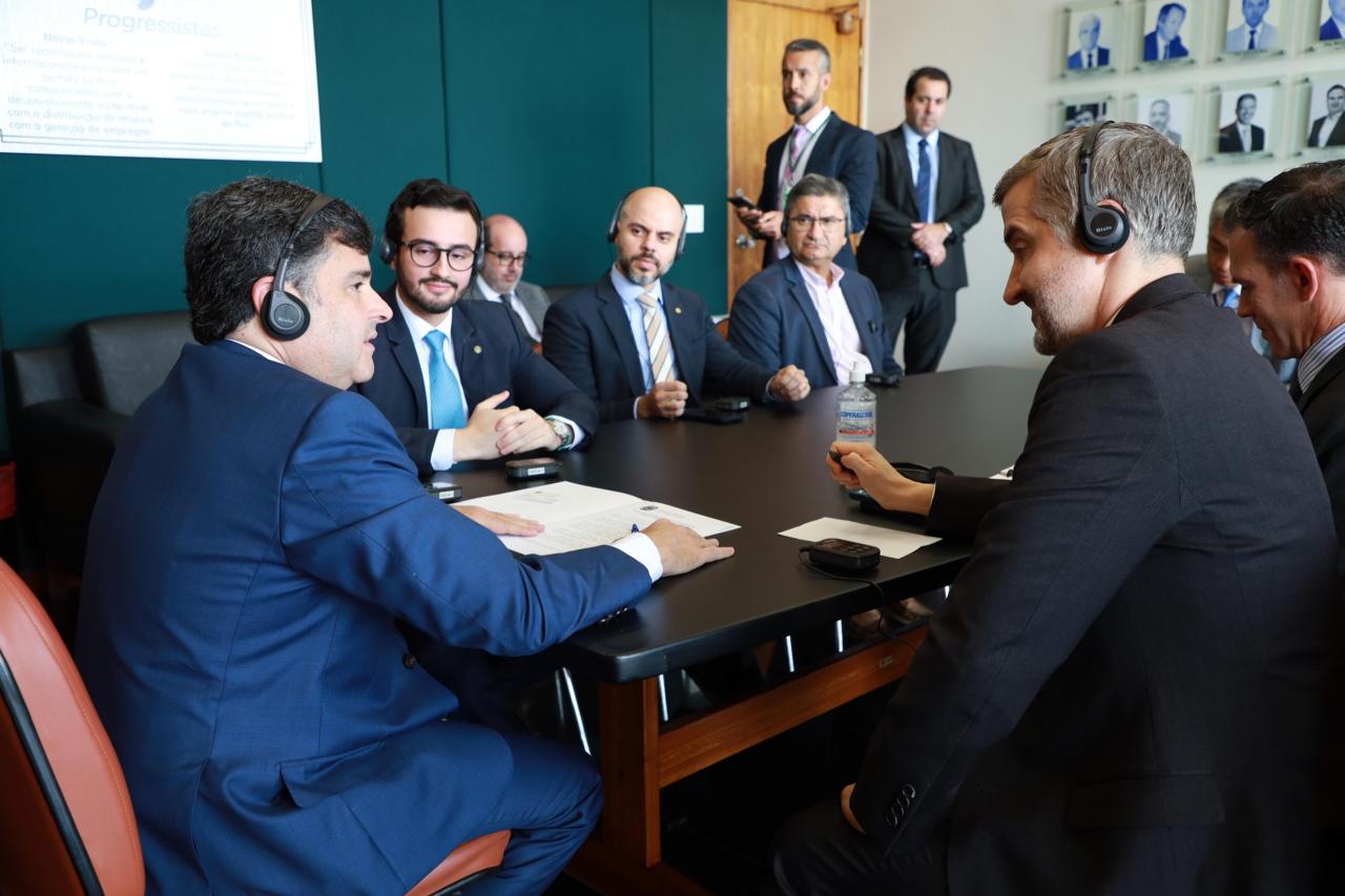 Eduardo da Fonte recebe secretário adjunto de Assuntos Econômicos dos EUA