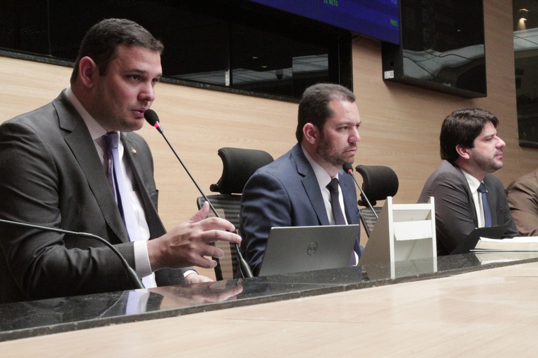 Câmara do Recife aprova benefícios fiscais para manutenção de aeronaves