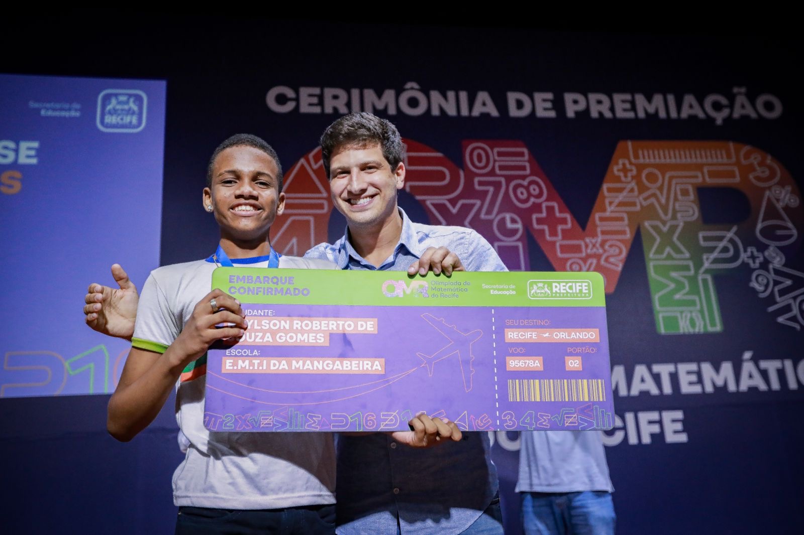 Estudantes vencedores da Olimpíada de Matemática do Recife são premiados