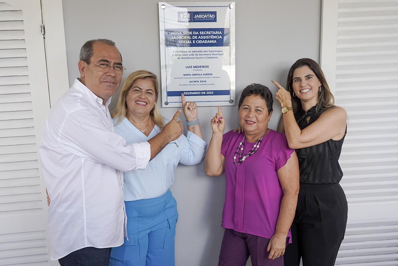 Mano Medeiros entrega nova sede da Secretaria de Assistência Social