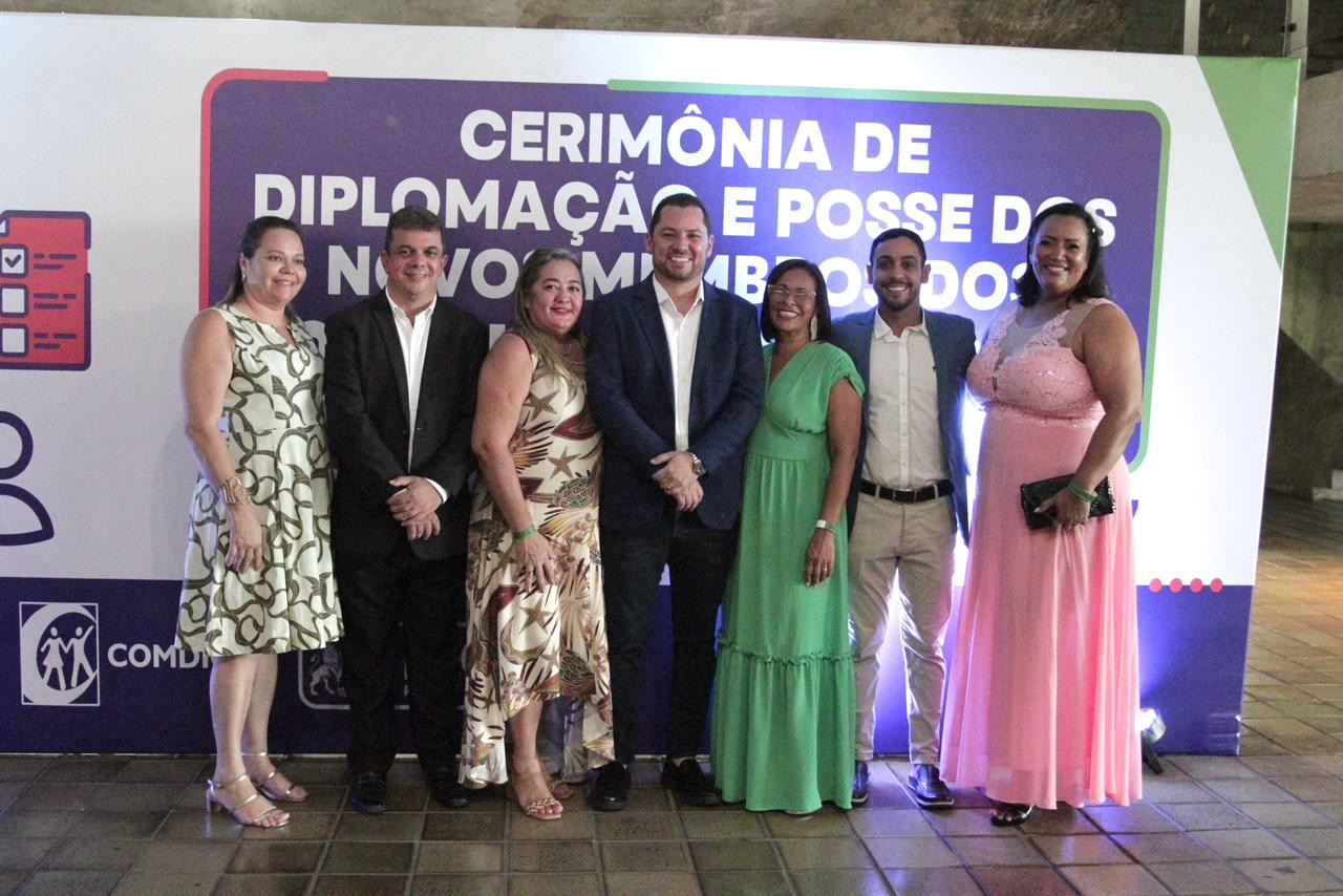 Romerinho Jatobá mostra força política na posse do Conselho Tutelar