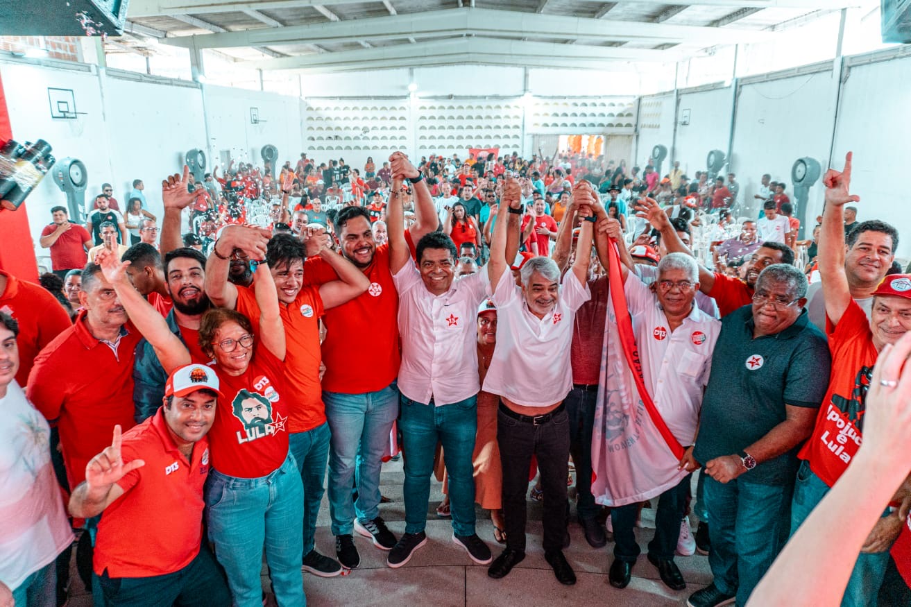 Em Ipojuca, Deoclécio mostra força política em ato de filiação ao PT 