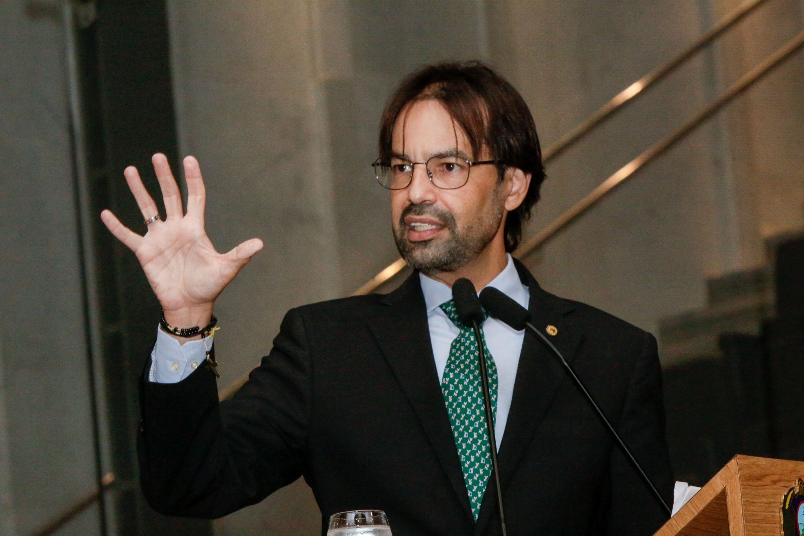 Diogo cobra ação do Estado para os acessos do Polo de Confecções 