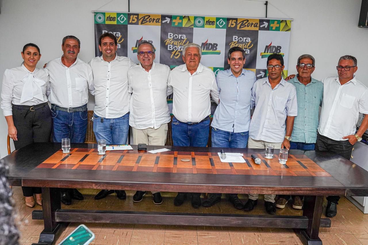 Grupo de Arquimedes Valença ingressa no MDB de Buíque