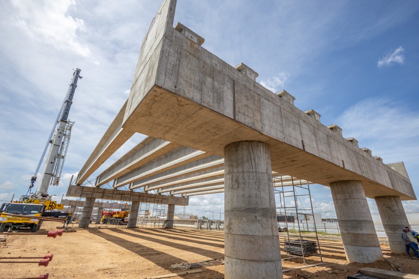 Simão e Fernando Filho vistoriam início da construção de viaduto da BR-407