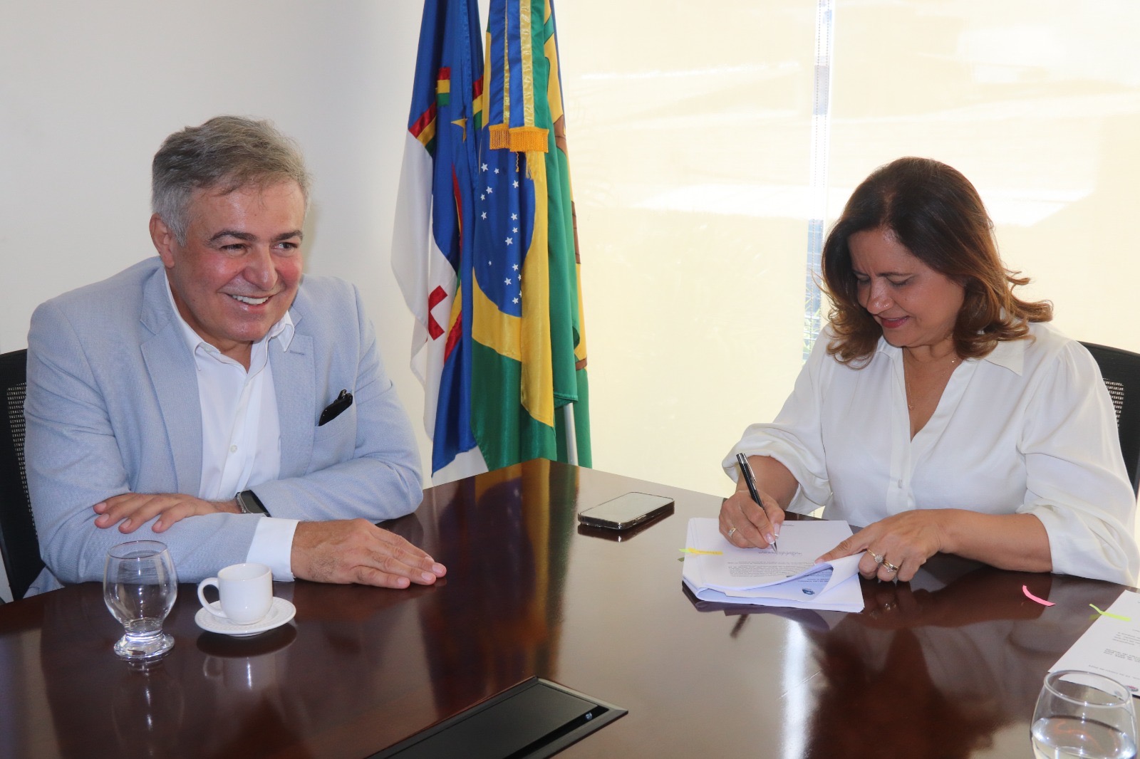 Célia Sales assina projeto de enquadramento funcional da Guarda Municipal