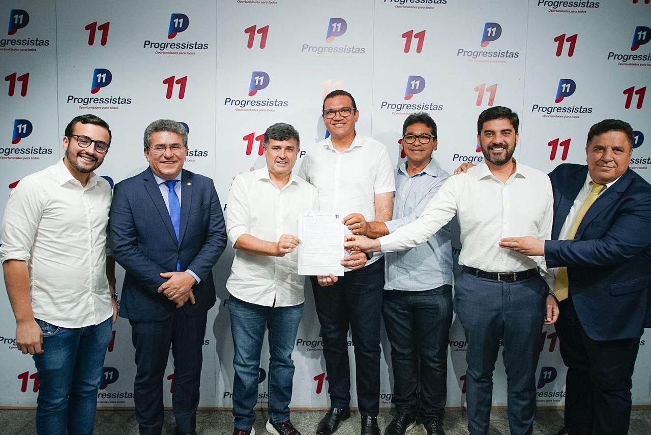 Dudu da Fonte e Kaio Maniçoba fortalecem Irmão Ronaldo em Tupanatinga