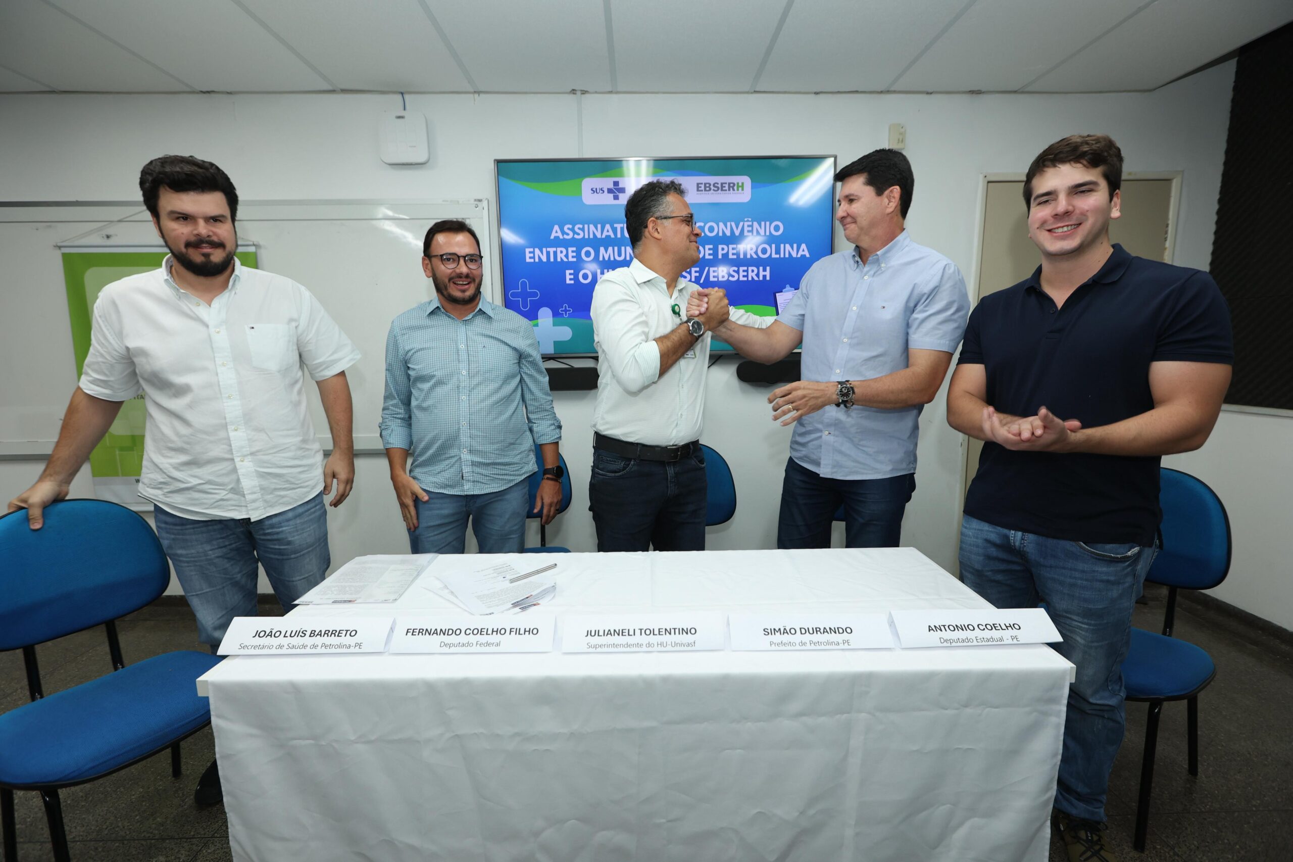 Simão anuncia R$ 4,8 milhões em repasse mensal para Hospital Universitário de Petrolina