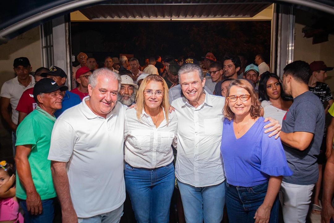 Débora vistoria obras em Verdejante e prestigia filiação de aliada em Cedro