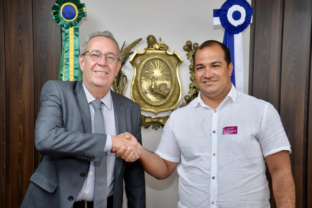 Álvaro Porto assegura apoio à pré-candidatura de Cléber do Poço em Iati