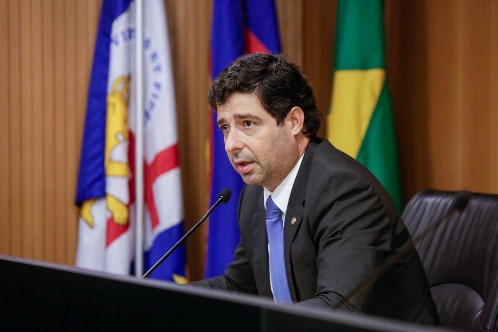 Rodrigo pede informação ao Estado sobre falta de cirurgias para crianças com microcefalia