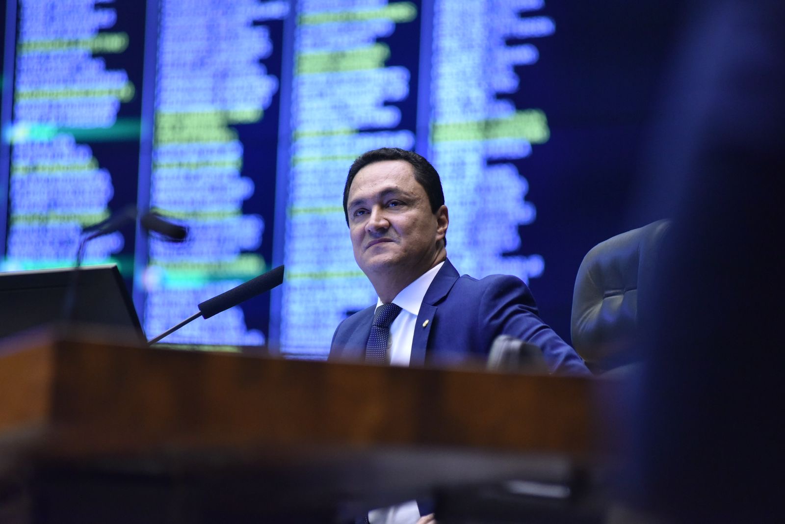 Projeto de André Ferreira que aumenta proteção das mulheres é aprovado no Senado