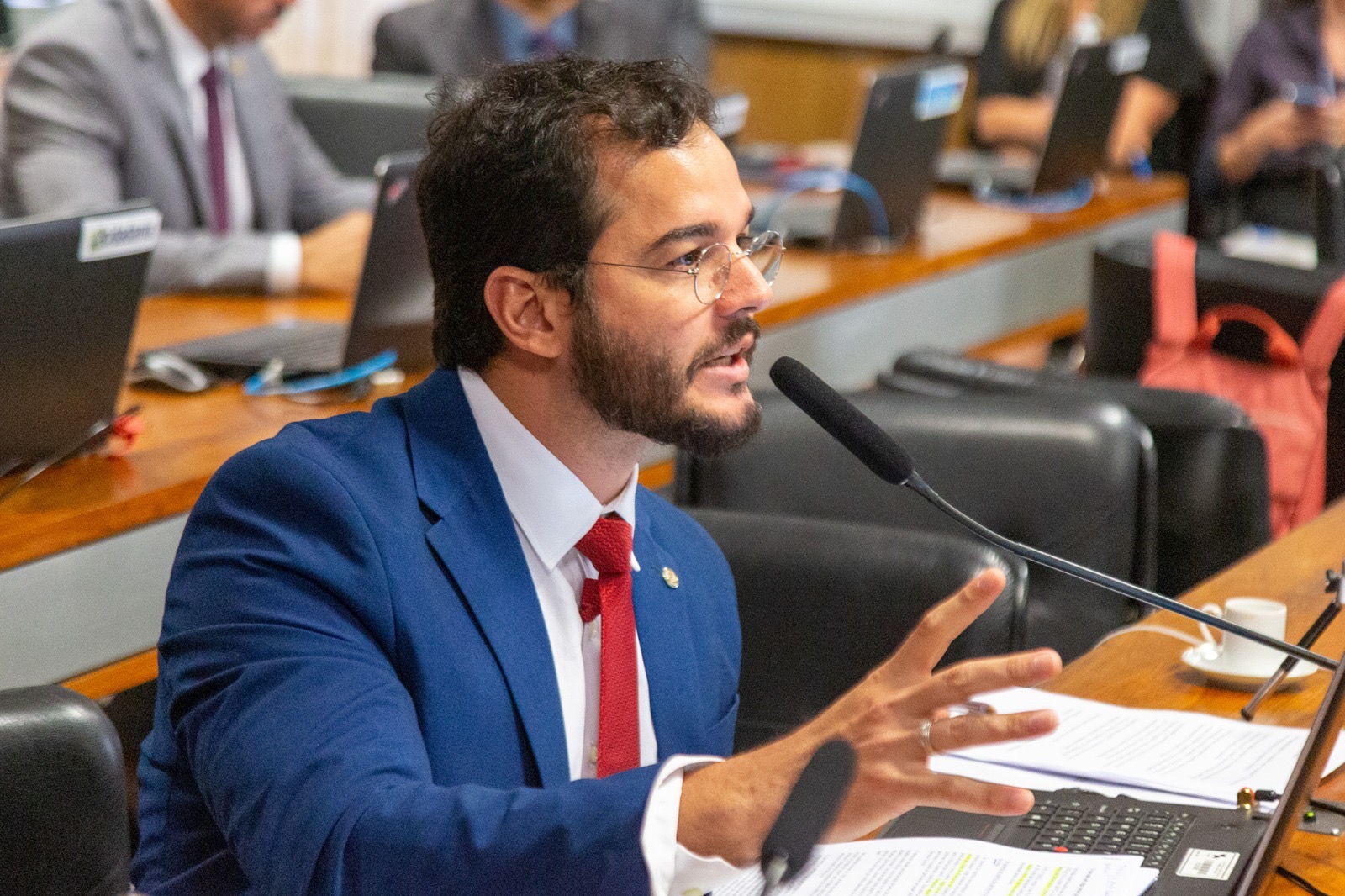 Túlio e associações vão à Justiça contra cancelamento de planos de saúde para pessoas com câncer, idosos e crianças com autismo