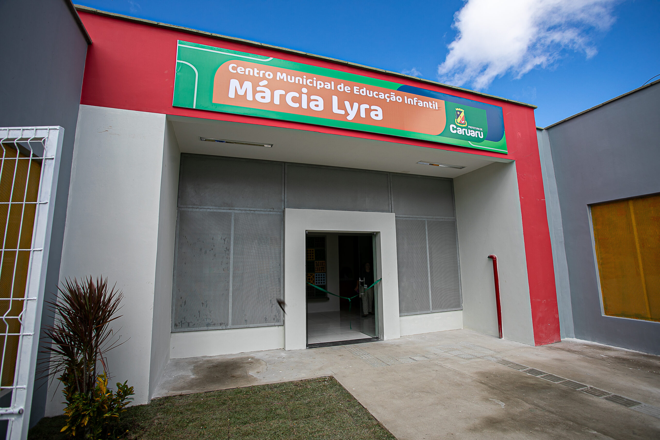 Raquel e Rodrigo entregam primeira creche em parceria entre os governos 