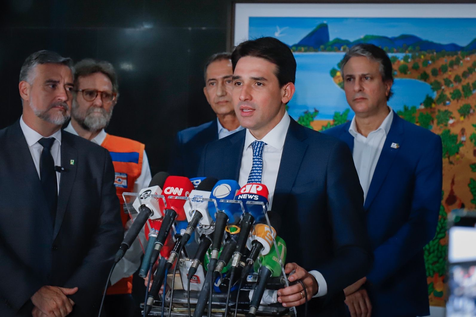 Silvio Costa Filho anuncia retomada dos voos comerciais na Base Aérea de Canoas