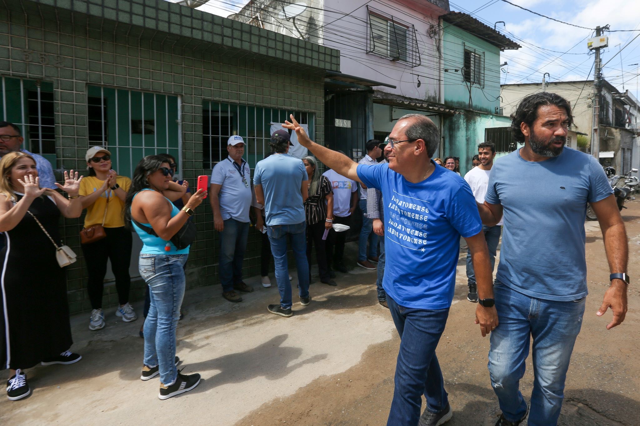 Mano assina ordem para serviços de infraestrutura no Jaboatão 