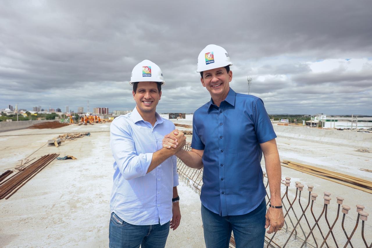 Simão apresenta a João Campos obras estruturantes de Petrolina