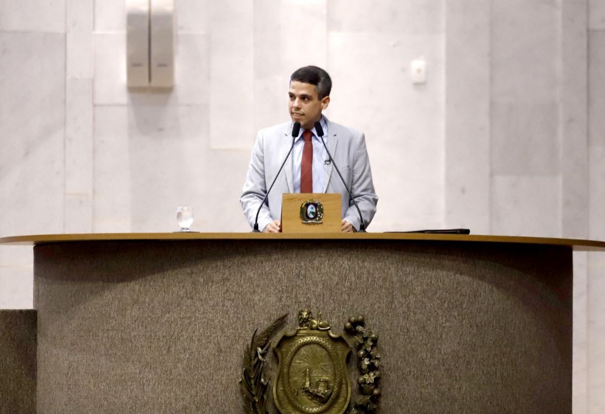 Jarbas Filho cobra que colégios estaduais tenham psicólogos e Patrulha Escolar