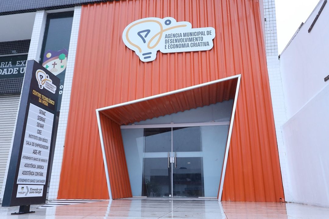 Felipe Carreras celebra inauguração da Adec em Santa Cruz