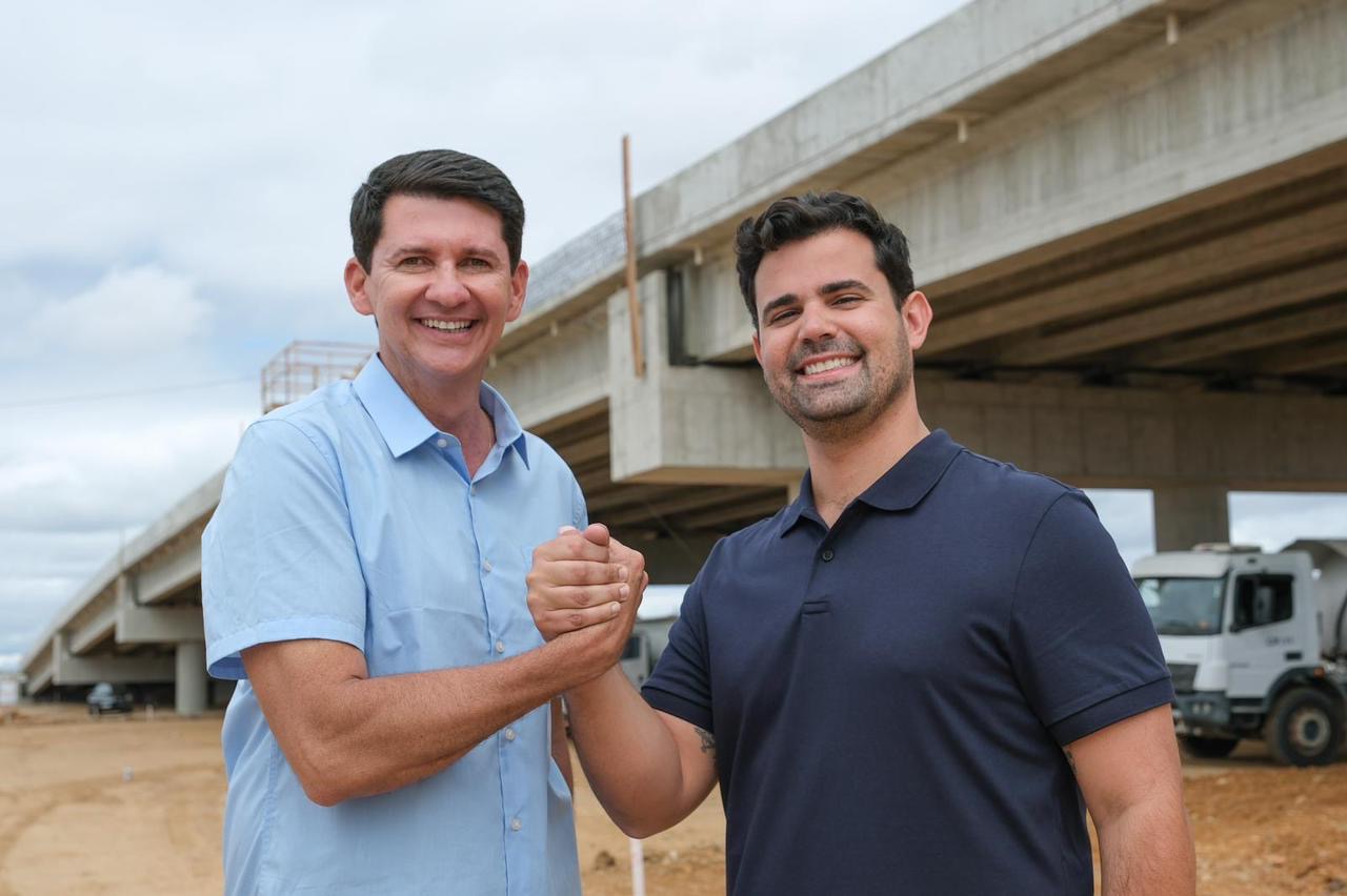 Em Petrolina, Simão anuncia Ricardo Coelho como pré-candidato a vice