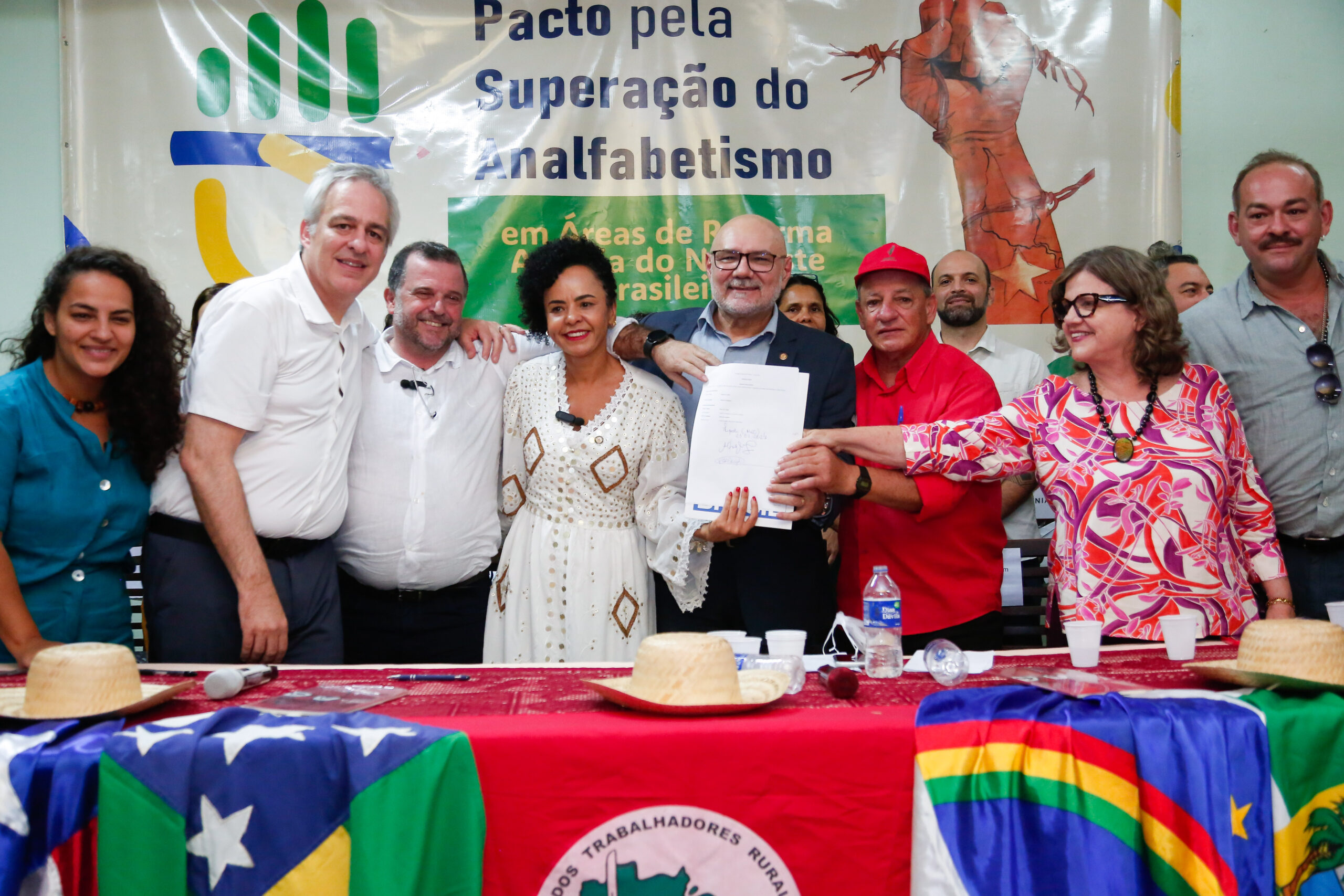 MEC vai investir R$ 22 milhões em alfabetização para assentados