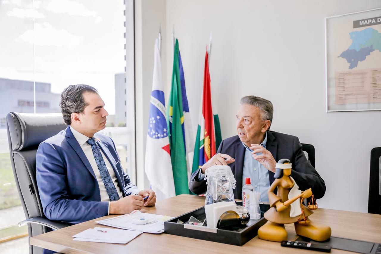 Queiroz visita OAB Caruaru e destaca importância da entidade para a sociedade