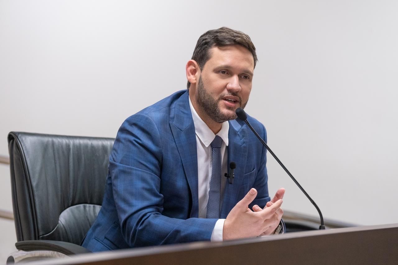 Gilmar garante apoio unânime dos senadores de PE à PEC da Enfermagem