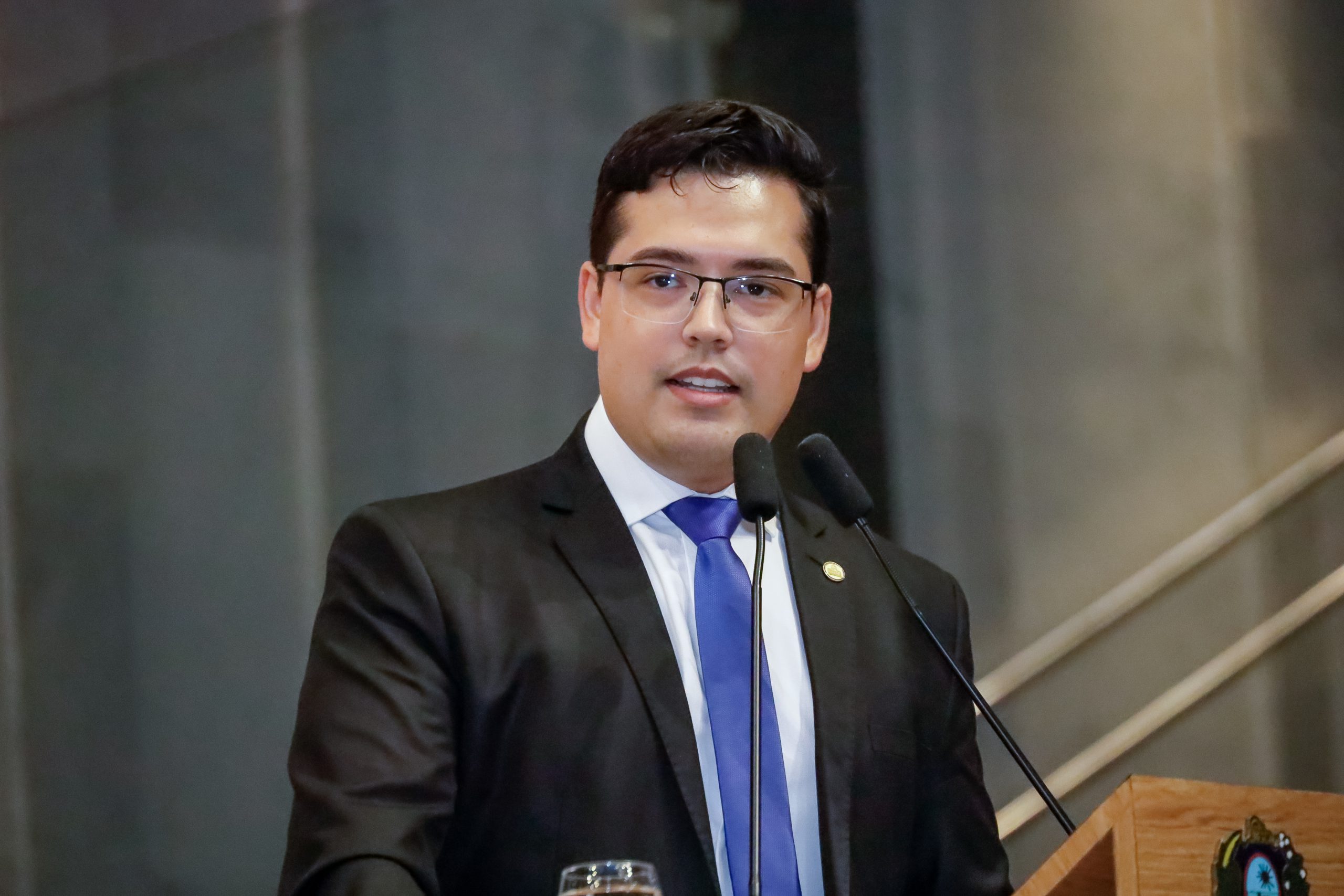 Cayo Albino acompanha obras da UTI pediátrica no Hospital Dom Moura 