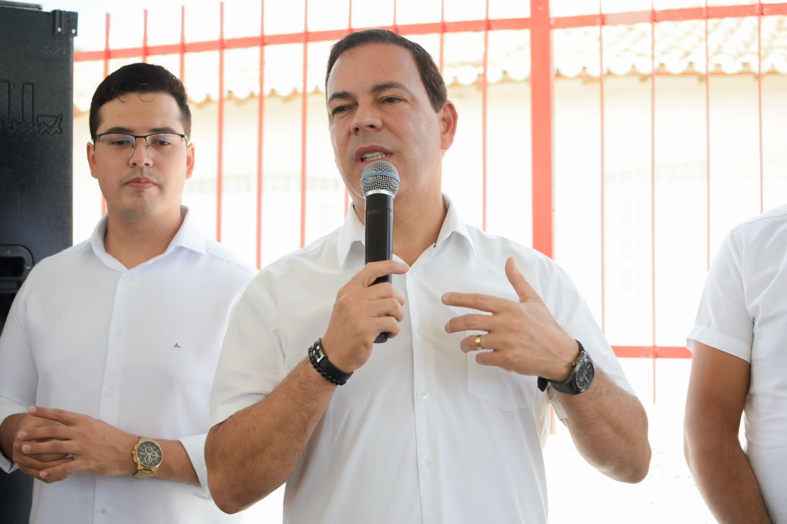 Sivaldo entrega ponto de apoio de unidade de saúde requalificado