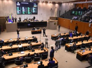 Deputados aprovam alteração da LOA com até 20% em remanejamento
