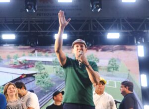 Simão Durando anuncia parque de exposição e lazer durante abertura da ExpoRajada
