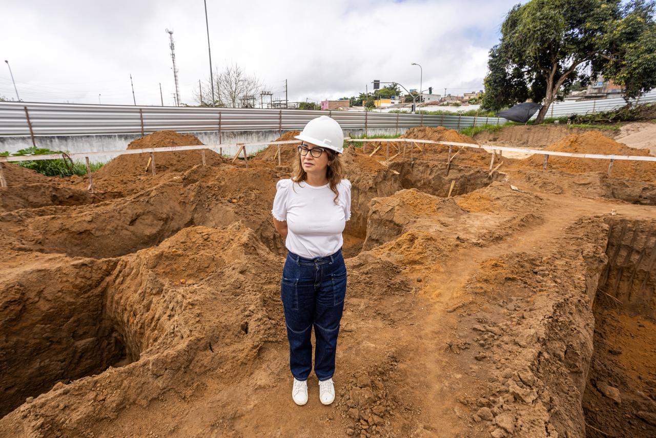 Débora vistoria novo IML de Garanhuns e cobra rapidez na entrega